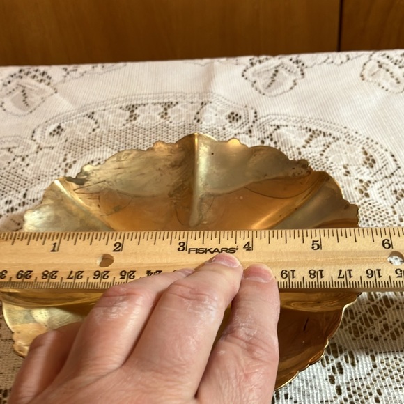 Footed brass dish - Picture 5 of 6